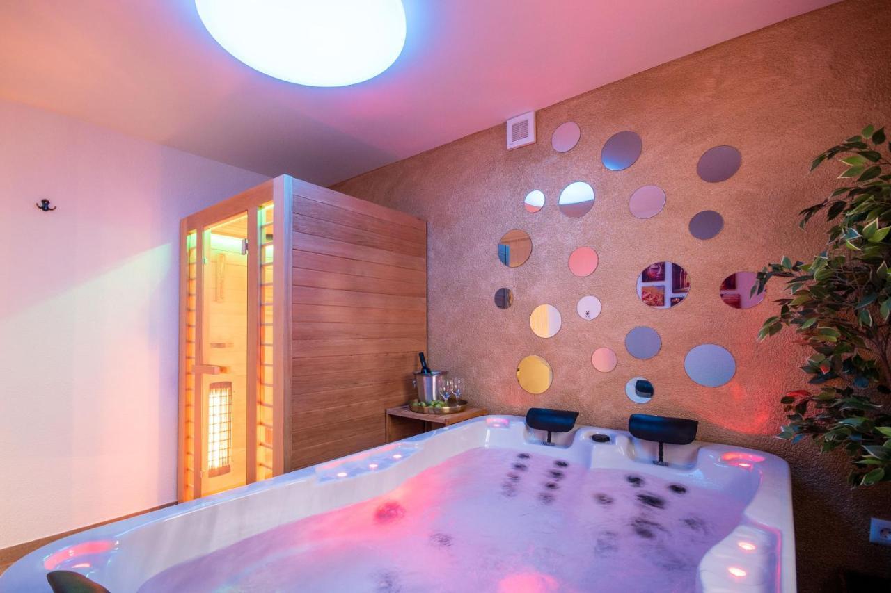Wellness Studio D'Or: Exclusive Apartment with Spa Amenities Porec Exterior photo